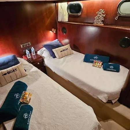 Hotel na wodzie Yacht Exceptionnel - Vieux Port De - 3 Chbr / 2 Sdb