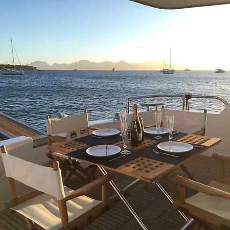 Hotel en barco Yacht Exceptionnel - Vieux Port De - 3 Chbr / 2 Sdb *